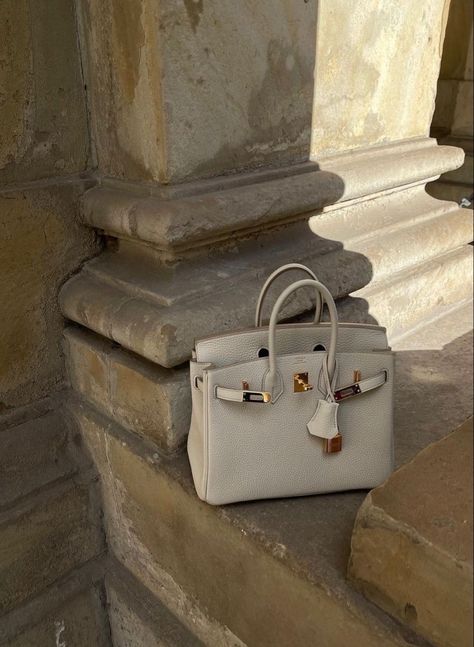 It's a beautiful life White Birkin, Birkin Aesthetic, Mode Aesthetic, Blair Waldorf Aesthetic, Dream Bag, Hermes Kelly Bag, Cream Aesthetic, Bag Obsession, A Beautiful Life