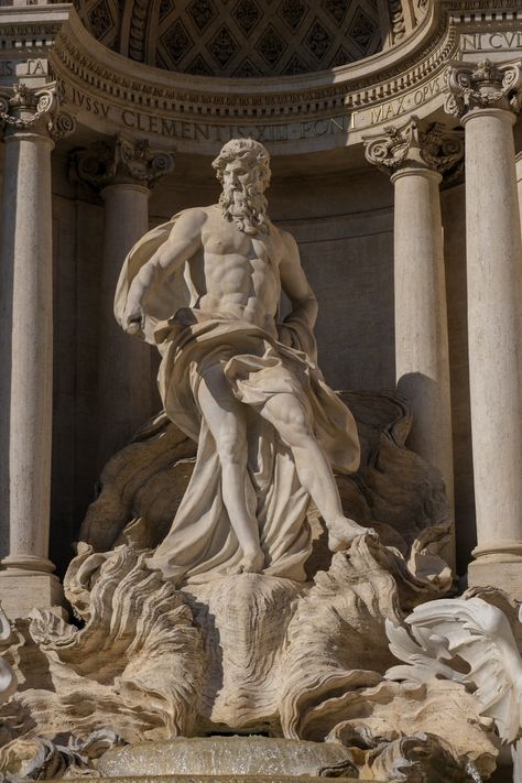 Greco Roman Statues, Ancient Rome Statues, Roman Statues Aesthetic, Italy Statues, Rome Statues, Rome Mythology, Rome Fountain, Ancient Rome Aesthetic, Archeology Museum