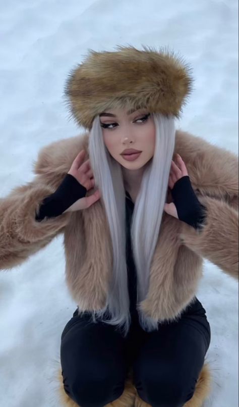 Boujee Winter Outfits, Winter Baddie Outfits, Clothing Wardrobe, Russian Clothing, Outfit Elegantes, Russian Winter, Mode Turban, Winter Photoshoot, Winter Fashion Outfits Casual