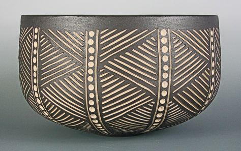 Sgraffito Designs Plates, Sgraffito Bowls, Sgraffito Designs Easy, Sgraffito Designs Pattern, Sgraffito Bowl, Sgraffito Ceramics, Sgraffito Designs, Sgraffito Pottery, African Pottery