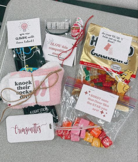 Band Competition Treats, Gifts For Color Guard Cute Ideas, Colorguard Goodie Bag Ideas, Color Guard Bag, Band Competition Goodie Bags, Cross Country Treat Bag Ideas, Color Guard Goodie Bag Ideas, Colorguard Gifts Ideas, Color Guard Bag Essentials