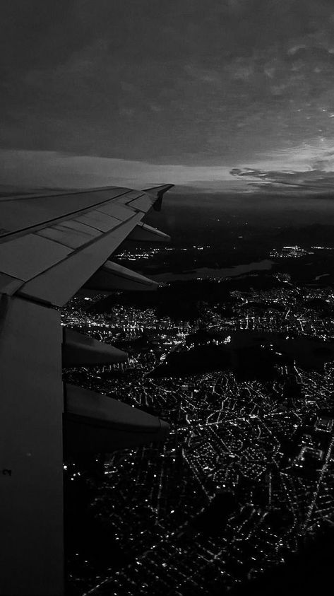 Black Inspo Wallpaper, Travelling Dark Aesthetic, Travel Black And White Aesthetic, Nature Aesthetic Black And White, Rich Aesthetic Pictures, Vision Board Pictures Dark Aesthetic, Image Aesthetic Noir, Dark Peaceful Aesthetic, Dark City Core Aesthetic