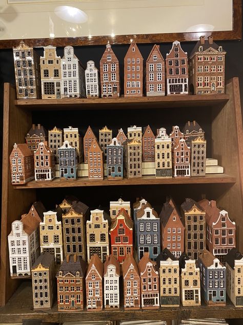 House Clay Ornament, Pottery Christmas Village, Dutch Decor Interiors, Christmas Clay House, Dutch Houses Interior, Ceramic Doll House, Christmas Ceramic Houses, Clay Christmas Village, Clay Houses Diy