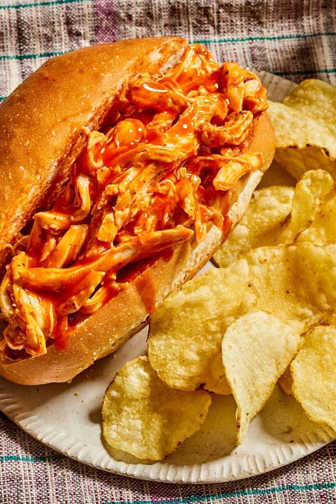 Slow Cooker Buffalo Chicken Sandwiches Today Recipes, Spicy Sandwich, Slow Cooker Buffalo Chicken, Italian Chicken Crockpot, Crockpot Buffalo Chicken, Card Night, Balanced Eating, Buffalo Chicken Recipes, Buffalo Chicken Sandwiches