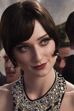 Jordan Baker, The Great Gatsby | 14 Compelling Female Characters Who Need Their Own Spin-Off Novels 1920s Hair With Bangs, Jordan Baker Great Gatsby, 20's Makeup, Great Gatsby Makeup, 1920 Hairstyles, 1920’s Makeup, 1920 Makeup, Gatsby Makeup, Il Grande Gatsby