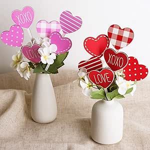 V Day Decor, Valentines Day Centerpieces, Valentines Day Theme Party, Stick Decorations, Boho Valentines, Rustic Valentine Decor, Romantic Decorations, Farmhouse Valentine Decor, Desk Window