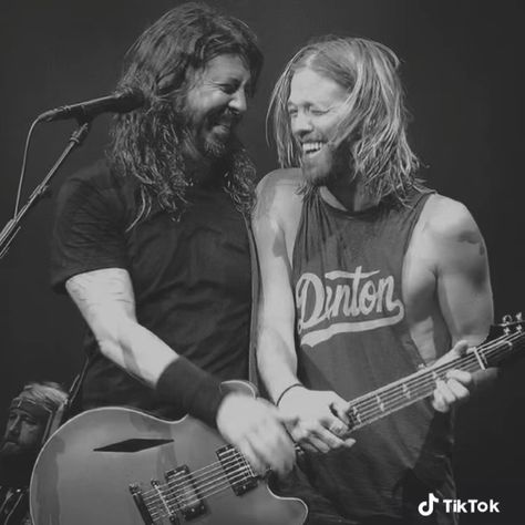 Dave Grohl And Taylor Hawkins, David Grohl, Rip Taylor, There Goes My Hero, Music Obsession, Christopher Cross, Foo Fighters Dave Grohl, Foo Fighters Dave, Taylor Hawkins