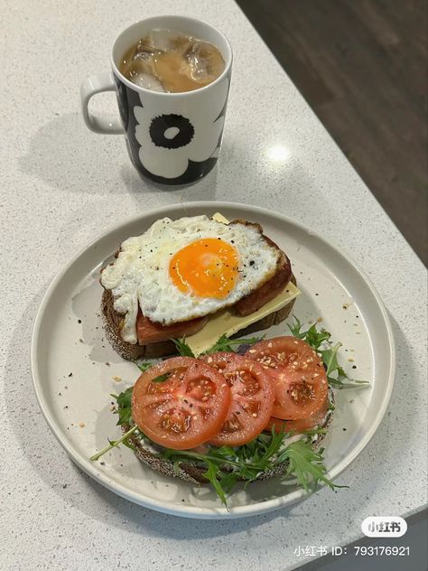 Breakfast idea, toast with egg and tomato, food recipe, food photography Egg And Tomatoes Breakfast, Tomato Breakfast Ideas, Egg Toast Aesthetic, Eggs And Tomatoes Breakfast, Cottagecore Breakfast, Egg Bread Toast, Tomatoes Breakfast, Egg And Tomato, Toast With Egg