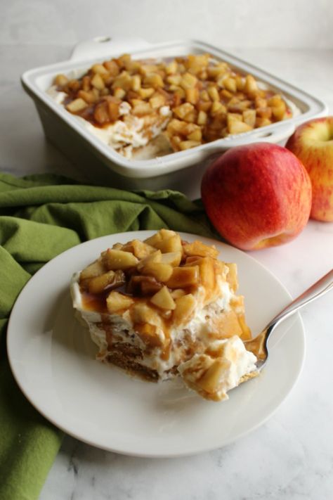 Caramel Apple Icebox Cake Cream Cheese No Bake, Baked Caramel Apples, Dirt Pudding, Apple Cream Cheese, Vanilla Cream Cheese, Baked Caramel, No Bake Pumpkin Cheesecake, Vanilla Filling, Creamy Caramel