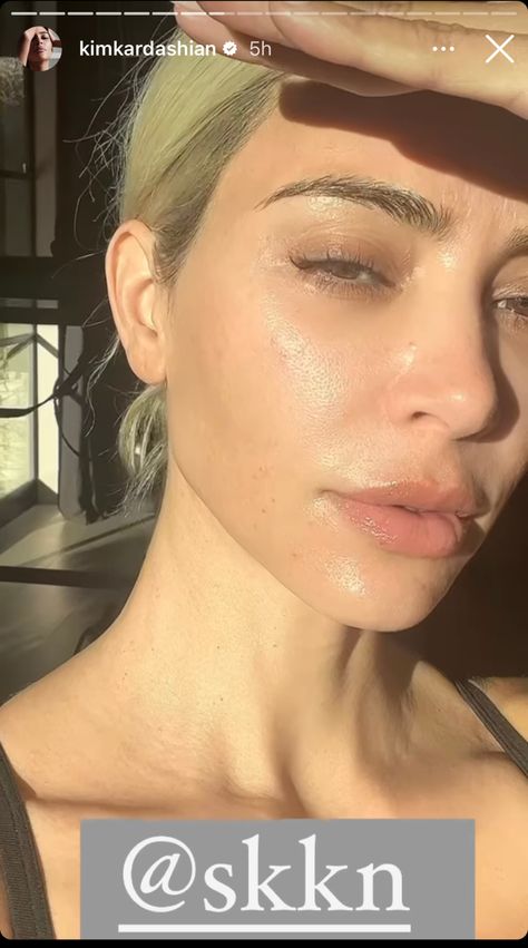 Kim Kardashian Skin Care, Kim Kardashian Without Makeup, Real Skin Texture, Celebs Without Makeup, Kim Kardashian Makeup, Morning Skincare Routine, Real Skin, Celebrity Skin, Morning Skincare