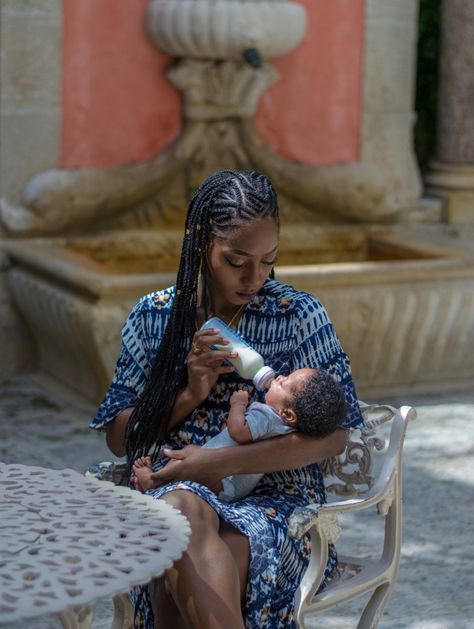 Black Motherhood, Mommy Goals, Future Mom, Black Families, Mommy Life, Cute Family, Beautiful Family, Pregnancy Photoshoot, Brown Skin