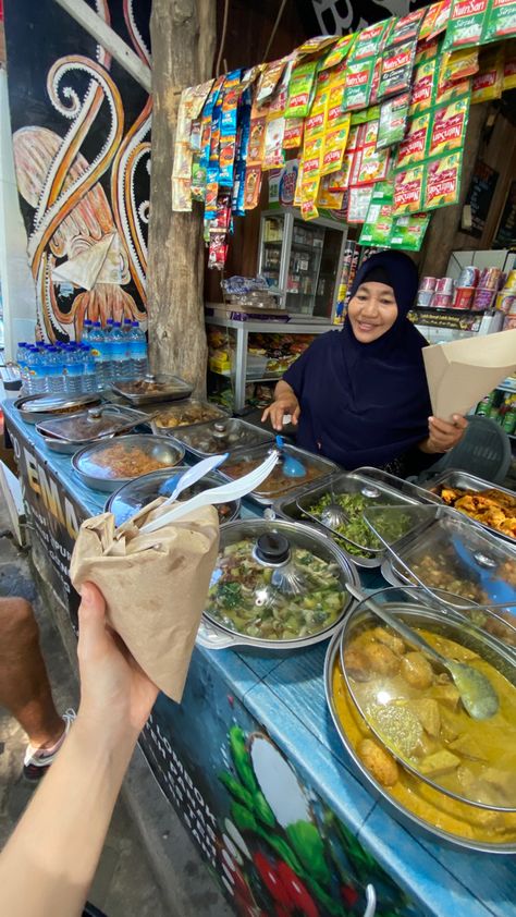 Cheap budget places to eat in bali and indonesia. Nasi Campur Stands can be found all over the country and cost from 10,000-50,000 IDR. Backpcking budget eats bali. Bajrang, Indonesia, Aesthetic, Kebaya, Villa, house • 🌱 #bali #indonesia #balitraveltips #travel #traveltips #islands #giliisland #summer #summer23 #dream #beach #surf #snorkeling #plankton #relaxing #holiday #backpacking #streetfood #streetfoodbangkok #streetfoodindonesia #explorepage #livecooking #foodstagram #food #noodles #tha Bali Street Food, Bali Aesthetic Villa, Backpacking Indonesia, Backpacking Aesthetic, Bali Backpacking, Bali Activities, Vacation Board, Food Noodles, Bali Food