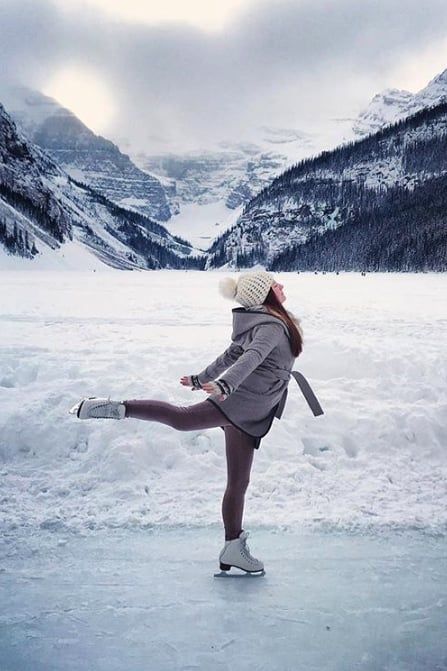 Ice Skating Pictures, Lake Louise Canada, Outdoor Ice Skating, Outdoor Ponds, Winter Outdoors, Photo Recreation, Photoshoot Pics, Ice Rink, Ice Skaters