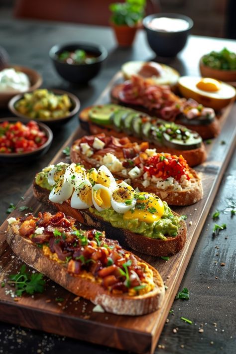 New Brunch Ideas, Brioche Toast Toppings, Gourmet Food At Home, Brunch Recipes Restaurant, Chicken Brunch Ideas, Late Brunch Ideas, How To Serve Food On Table, Brunch For 2 Ideas, Brunch Healthy Ideas