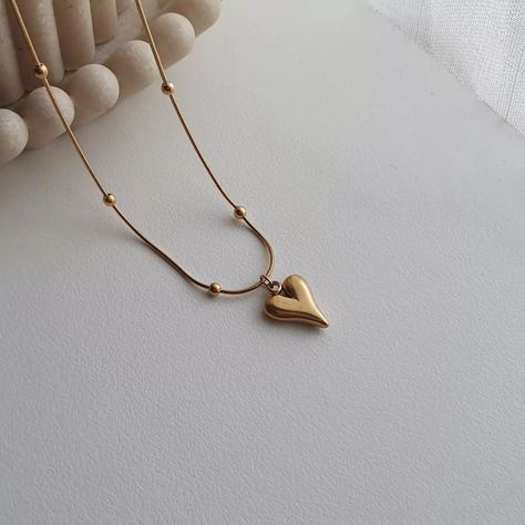 Search for the perfect heart necklace ends here! Stainless steel, waterproof, anti tarnish and hypoallergenic. Our jewllery is life proof. Link to shop in bio. #heartnecklace #jewellery #goldnecklace #smallbusiness #giftideas #trendingfashion Anti Tarnish Jewellery, Anti Tarnish Jewelry, Jewellery Photo, Perfect Heart, Etsy Promotion, Tarnished Jewelry, Onyx Jewelry, Girly Accessories, Jewelry Essentials