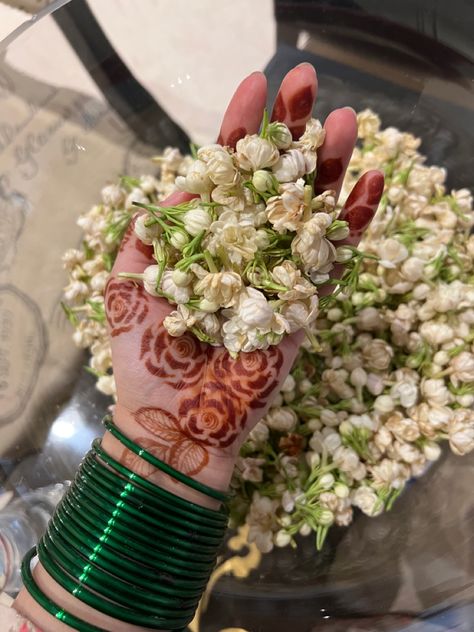 Genda Phool Aesthetics, Green Bangles Aesthetic, Desi Bangles Aesthetic, Green Desi Aesthetic, Indian Summer Aesthetic, Desi Flowers, Desi Core Aesthetic, Aesthetic Bangles, Mehendi Aesthetic