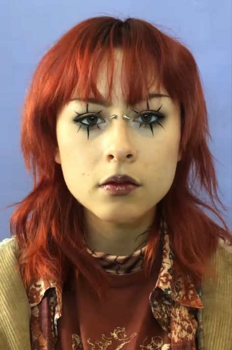 Renn Fest Makeup, Colorful Punk Makeup, Clown Makeup Without White Face, Funky Eye Makeup Ideas, Biting Finger Reaction Pic, Subtle Clowncore Makeup, Punk Face Paint, Punk Makeup Ideas, Cursed Makeup