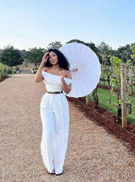 Nqobile Khwezi, Feminine Outfits Classy, Jumpsuit Outfit Ideas, Soft Feminine Outfits, Feminine Outfits, Vintage Jumpsuit, Online Selling, Effortlessly Chic Outfits, Soft Feminine