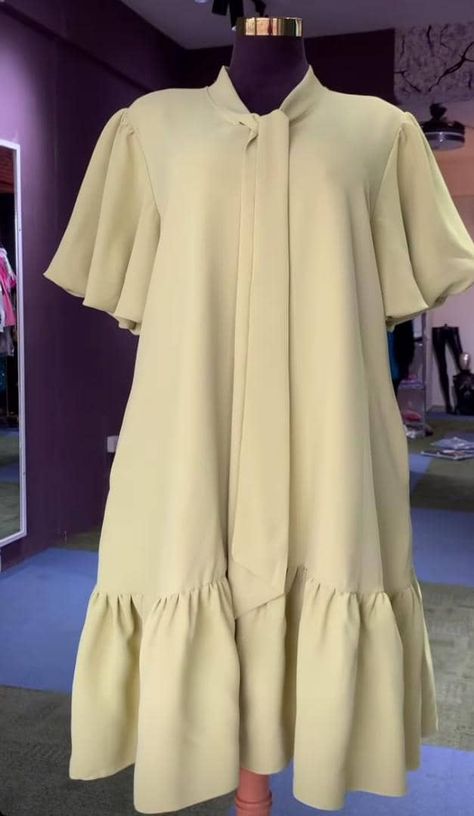 Free Grown Dress, Chivonne Short Dresses, 2024 Gowns, African Shirts Designs, Materials Gown Style, Simple Dress Casual, Classy Short Dresses, Fancy Short Dresses, Modest Dresses Fashion