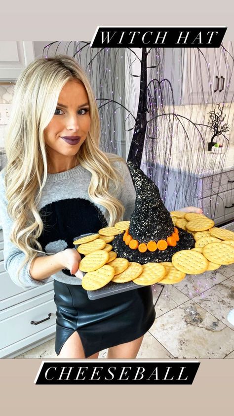 Halloween Apatizers For Party, Halloween Cheese Ball, Macy Blackwell, Cream Cheese Ball, Halloween Party Planning, Make A Hat, Halloween Party Appetizers, Halloween School Treats, Halloween Foods