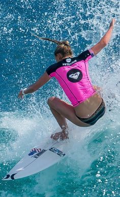 Quiksilver Pro Gold Lakey Peterson, Black Pinterest, Female Surfers, Sup Stand Up Paddle, Pro Surfers, Surfer Girls, Airlie Beach, Surf Lesson, Surf Life