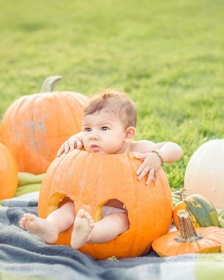 Easy Baby in Pumpkin Photo How To Cut Pumpkin For Baby To Sit In, Pumpkin Baby Pictures Photo Shoot, Bumpkin Pics Baby Paint, Baby In A Pumpkin Picture, Infant Pumpkin Pictures, Baby In A Pumpkin Photo Ideas, Baby Pumpkin Carving Ideas, Baby Inside Pumpkin, Baby In Pumpkin Picture