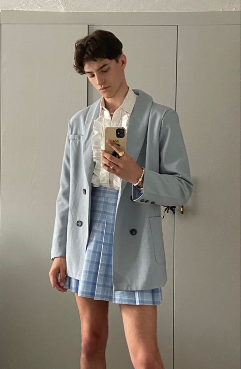 Femboy Outfits Ideas Male, Genderqueer Fashion, Boys In Skirts, Guys In Skirts, Men Wearing Skirts, Beard Boy, Old Money Outfit, Gender Fluid Fashion, Gay Outfit