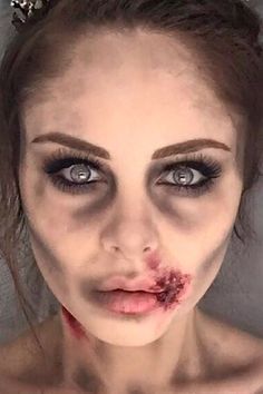 Nem Halloween Makeup, Maquillage Halloween Zombie, Halloween Zombie Makeup, Zombie Queen, Disfarces Halloween, Halloween Smink, Zombie Ideas, Corpse Bride Makeup, Zombie Make Up