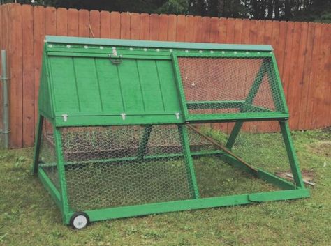 Simple Chicken Coop Plans, A Frame Chicken Coop, Mobile Chicken Coop, Coop Decor, Small Chicken Coops, Easy Chicken Coop, Chicken Coop Decor, Portable Chicken Coop, Chicken Pen