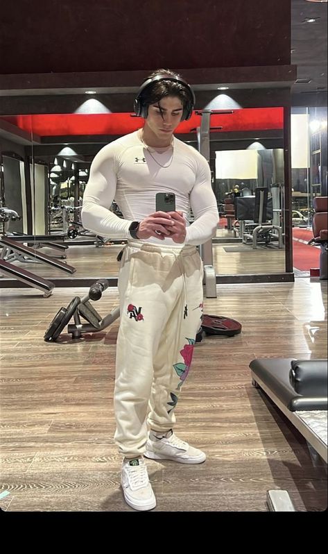 Sportwear Outfit, Amazon Workout Clothes, Outfit Gym, Gym Guys, Gym Outfit Men, Welcome To The Future, Gym Fits, Guys Clothing Styles, Fashion Suits For Men