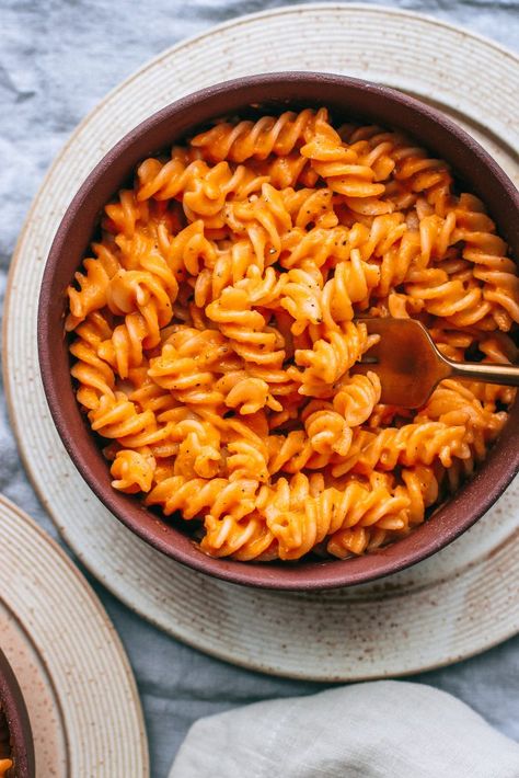 Creamy vegan red pepper pasta sauce. A simple, delicious, nourishing sauce with a silk smooth texture. #vegan #pasta #redpepper #redpeppersauce #veganpasta #glutenfree #dairyfree #healthypasta #cleaneating #sauce #creamysauce #easyrecipes #healthyrecipes #paleofriendly #healthyfats Red Pasta Aesthetic, Tomato Pasta Aesthetic, Vegan Aesthetic Food, Gathered Nutrition, Red Pepper Pasta Sauce, Aesthetic Pasta, Pasta Aesthetic, Red Pasta, Creamy Tomato Pasta