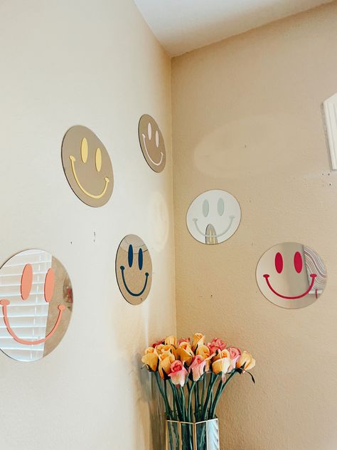 Smiley Face Bedroom Aesthetic, Smiley Face Room Aesthetic, Smiley Face Mirrors, Smiley Face Bathroom Ideas, Smiley Room Decor, Smiley Face Mirror, Smiley Face Wall Art, Smiley Face Things, Smiley Face Nursery