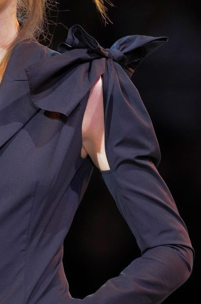 Detail Couture, Cl Fashion, Fashion Week Spring 2014, Clothing Details, Yohji Yamamoto, Mode Inspiration, Sleeve Detail, Fashion Details, A Dress