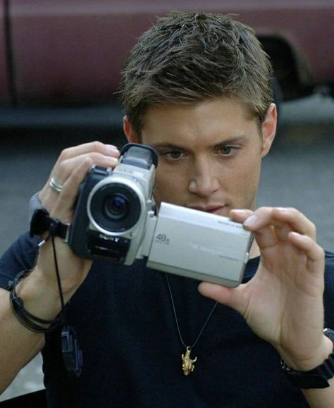 Imagines Cute, Jesen Ackles, Supernatural Pictures, Supernatural Jensen, Supernatural Dean Winchester, Winchester Supernatural, Sam Dean, Tv Supernatural, Jared And Jensen