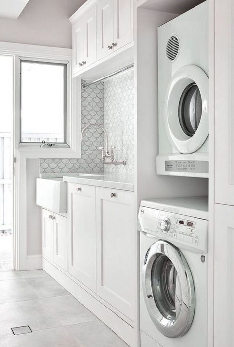 laundry room ideas wall tile white cabinets Hamptons Laundry Room, Hamptons Laundry, Tile Fish, White Laundry Rooms, Room Ideas Small, Fish Scale Tile, Dream Laundry Room, White Laundry, Modern Laundry Rooms