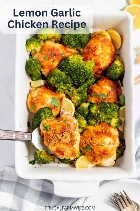 Chicken Thigh Broccoli Recipe, Baked Lemon Garlic Chicken, Baked Boneless Chicken Thighs, Lemon Garlic Chicken Thighs, Lemon Chicken Thighs, Garlic Chicken Thighs, Roasted Chicken Thighs, Garlic Chicken Recipes, Lemon Garlic Chicken