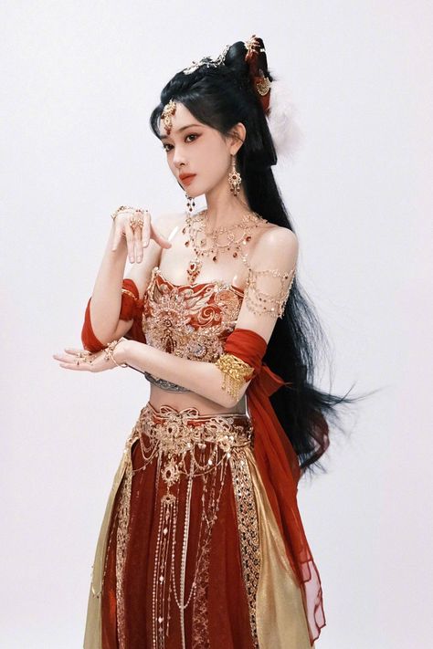 Chinese Hanfu Princesses, Hanfu Princess, Chinese Princess Dress, Meng Ziyi, Arabic Clothing, Hanfu Girl, Goddess Outfit, Chinese Princess, Big Bun Hair