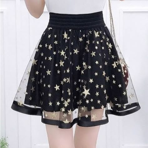 starry skirt - blck, witch and space fashion Space Aesthetic Outfit, Space Skirt, Space Goth, Áo Blu, Mode Kawaii, Space Fashion, Flower Skirt, Kawaii Clothes, Girls Fashion Clothes