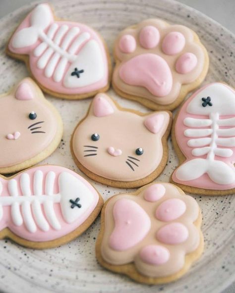 Bake Bar, Biscuit Decoration, Leave A Review, Cat Cookies, Kawaii Cooking, Fancy Cookies, Creative Cookies, Cookie Inspiration, Animal Cookies