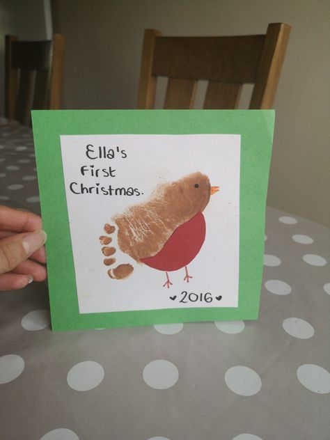 Baby Feet Christmas Card, Robin Footprint Art, Christmas Cards Baby Footprint, Baby Christmas Cards Diy, Baby Xmas Cards Ideas, Baby Diy Christmas Cards, Christmas Card Footprint Ideas, Hand Print Xmas Cards, Toddler Xmas Cards