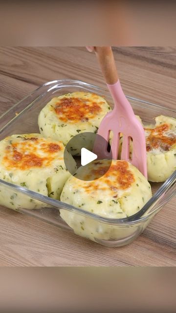 yummakers on Instagram: "When I make this stuffed potato, everyone asks me for the recipe. #potato #groundbeef #cheese #delicious #food #fypシ" Stuffed Mashed Potatoes, Cooking Mashed Potatoes, Dessert Shooters Recipes, Meat And Potatoes Recipes, Stuffed Potato, Recipe Potato, Amazing Food Hacks, Mince Recipes, Beef Casserole Recipes