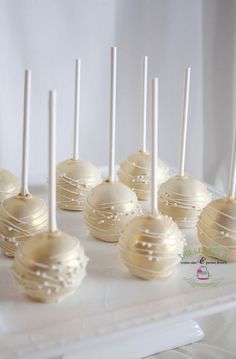 Dessert As Centerpieces Wedding, Cake Pops For Engagement Party, Fancy Birthday Desserts, Wedding Cake Cake Pops, Cake Pops Engagement, Engagement Cake Pops Ideas, Elegant Cake Pops Wedding, Diy Dessert Table Treats Wedding, Cake Pops White And Gold