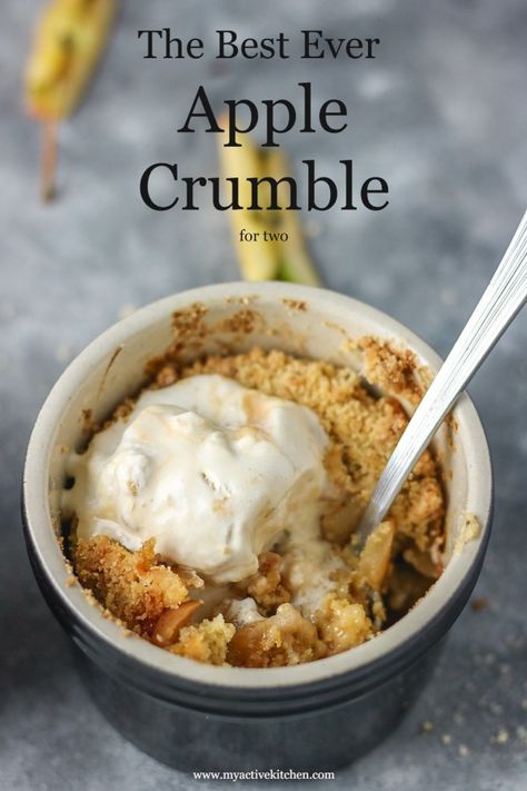 The easiest apple crumble made just for two. This recipe is very easy to make and it’s a perfect recipe for all year round #applecrumble #fallrecipes Easy Apple Crumble, Apple Crumble Recipe, Recipes With Few Ingredients, Dessert For Two, Crumble Recipe, Mug Recipes, Easiest Apples, Crumble Topping, Apple Crumble