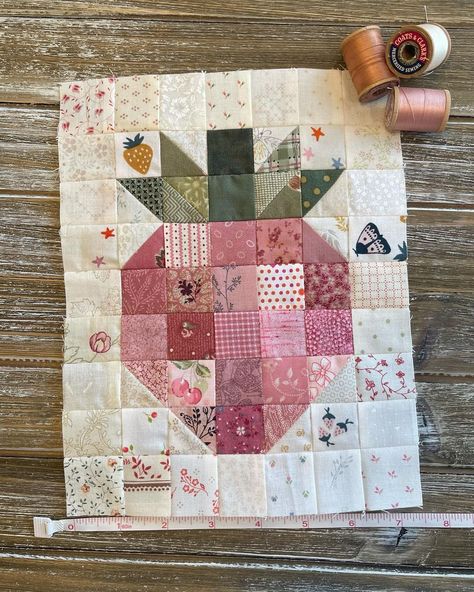 Ok, these strawberry blocks are so addicting! 🍓 I just couldn’t resist making a mini strawberry block with 1” squares, and I’m loving the … | Instagram Small Square Quilt Blocks, Tiny Quilt Blocks, Simple Quilt Squares, 9 Block Quilt Patterns, Beginner Quilt Blocks, Types Of Quilts, Small Quilting Projects, Grandma Hobbies, Mini Quilt Blocks