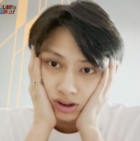 SEVENTEEN’s SNAPSHOOT EP.18 JUN&THE 8 in the Hotel(feat.Quarantine) 211218 Wen Junhui Cute, Junhui Cute, Jun Hui, Seventeen Icons, Wen Junhui, Seventeen Jun, The 8, Seventeen, Hotel