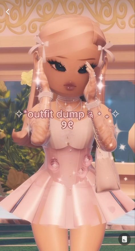 Royale High Softie Outfits, Royale High School Outfits, Coquette Royale High Outfits, Royale High Coquette, Royale High Outfit Ideas, Rapunzel Outfit, Royals High, Royale High Journal Ideas, Royal High Outfits Ideas Cheap