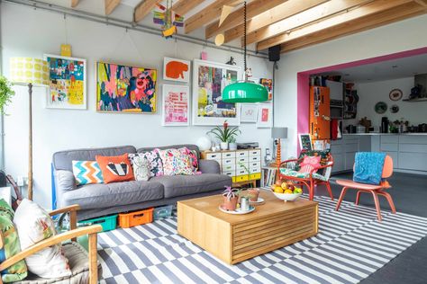 Joyful Home, Colourful Minimalism, Colorful Minimalism, Colorful Maximalist, Building Shelves, Colorful Living Room, Casa Loft, Deco Studio, Living Room Orange