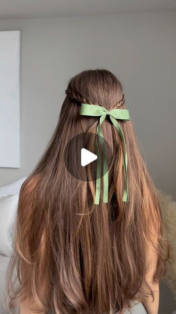 Braided Hairstyles With Bows, Valentine Hairstyles, Bow Hairstyles, Side Braids, Side Braid Hairstyles, Bow Hairstyle, Love Lifestyle, Side Braid, French Braid