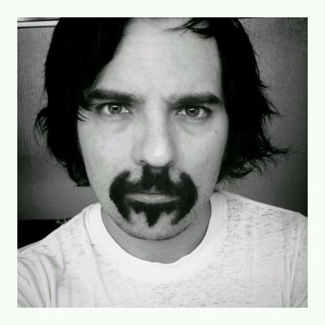 The Bat-Stache, Facial Hair In the Shape of the Batman Logo - I cant decide if Im excited or dismayed. Logo Batman, Batman Inspired, Bat Symbol, The Bat Man, Androgynous Style, Batman Symbol, I Am Batman, Awesome Beards, Moustaches