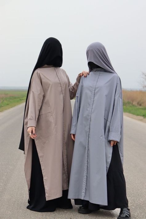 Baggy Abaya Designs, Abaya Streetwear Style, Clothes For Veiled Women, Streetwear Abaya, Long Black Modest Khimar, Muslimah Fashion Casual, Black Long Modest Niqab, Girl Fashion Style, Hijab Trends